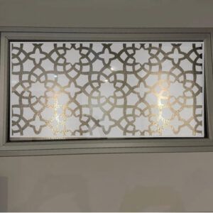 Vinilo decorativo esmerilado para puertas o ventanas diseño con patrón árabe.